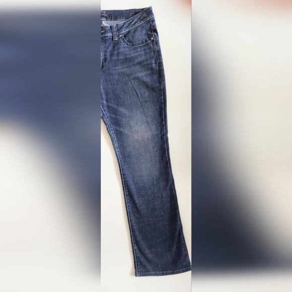 Lee Platinum Label  Size 14M Midrise Barely Bootcut Blue Denim Jeans - Picture 2 of 7